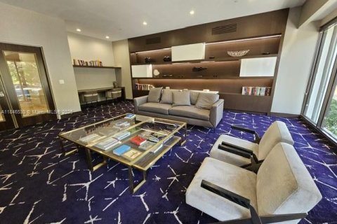 Condo in Aventura, Florida, 2 bedrooms  № 2061263 - photo 18