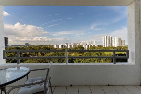 Condo in Aventura, Florida, 2 bedrooms  № 2061263 - photo 13