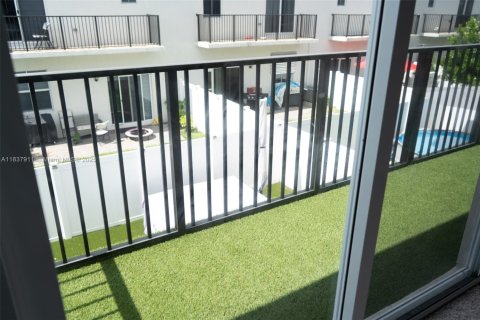 Townhouse in Homestead, Florida 3 bedrooms, 151.24 sq.m. № 1832420 - photo 25
