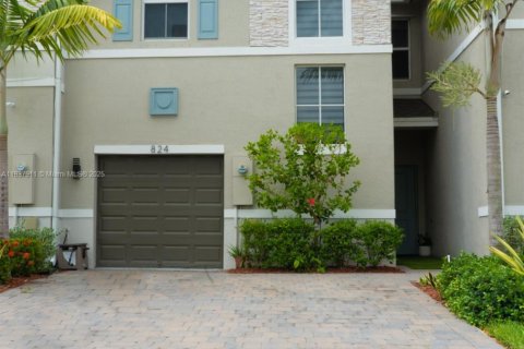 Townhouse in Homestead, Florida 3 bedrooms, 151.24 sq.m. № 1832420 - photo 2