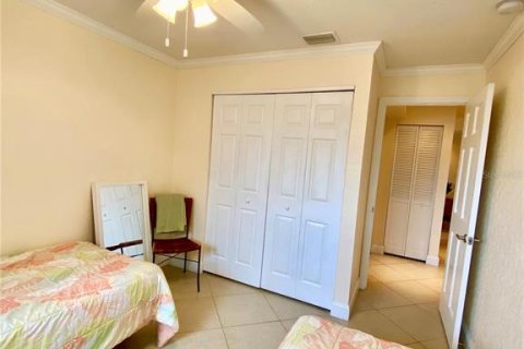 Copropriété à vendre à Saint Pete Beach, Floride: 2 chambres, 80.82 m2 № 2422723 - photo 11