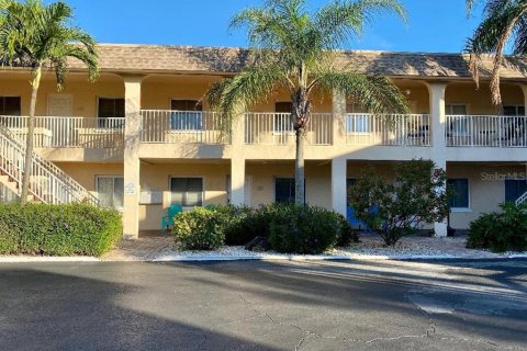 Condo à Saint Pete Beach, Floride, 2 chambres  № 2422723