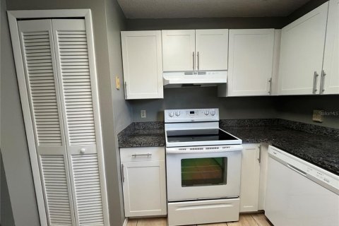 House in Oviedo, Florida 3 bedrooms, 114.46 sq.m. № 1895059 - photo 25