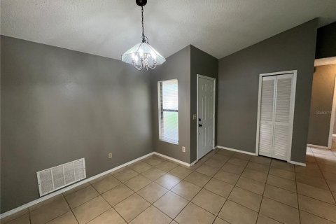 House in Oviedo, Florida 3 bedrooms, 114.46 sq.m. № 1895059 - photo 3