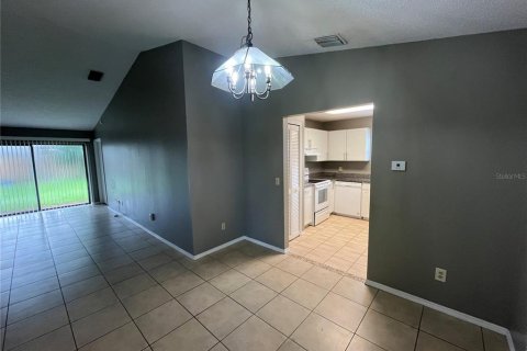 House in Oviedo, Florida 3 bedrooms, 114.46 sq.m. № 1895059 - photo 24