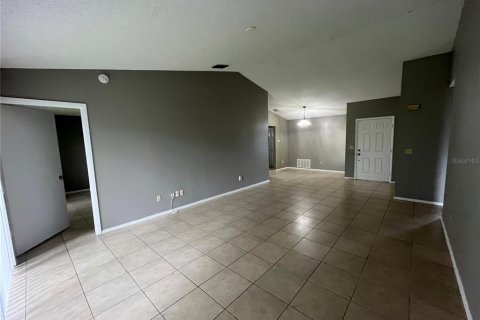 House in Oviedo, Florida 3 bedrooms, 114.46 sq.m. № 1895059 - photo 2