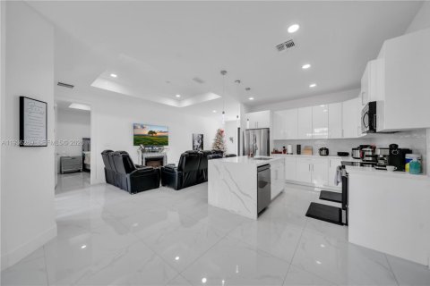 Купить виллу или дом в Лихай-Эйкерс, Флорида 3 спальни, 144.83м2, № 1996186 - фото 8