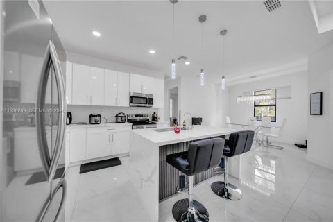 Купить виллу или дом в Лихай-Эйкерс, Флорида 3 спальни, 144.83м2, № 1996186 - фото 7