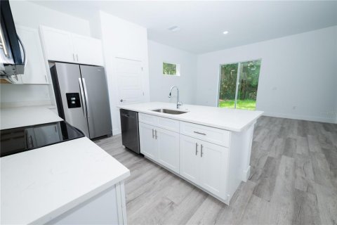 Apartment in Citrus Springs, Florida 3 bedrooms, 125.42 sq.m. № 2381266 - photo 6