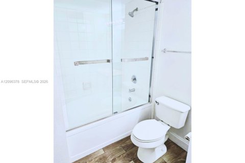 Copropriété à vendre à Pembroke Pines, Floride: 1 chambre, 64.1 m2 № 2390405 - photo 7