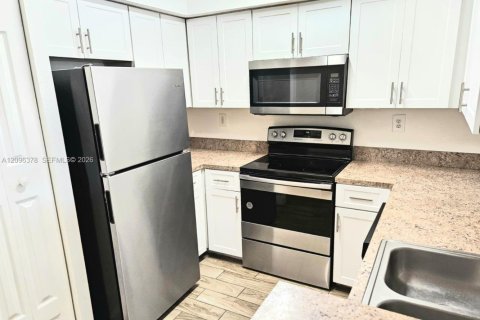 Copropriété à vendre à Pembroke Pines, Floride: 1 chambre, 64.1 m2 № 2390405 - photo 4