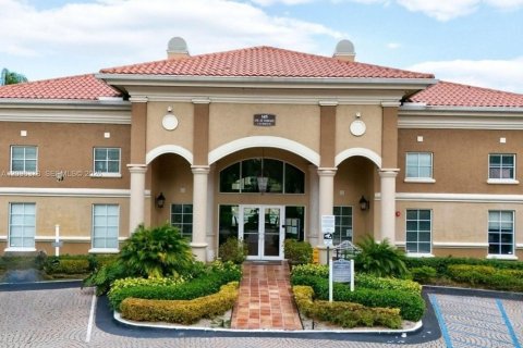 Copropriété à vendre à Pembroke Pines, Floride: 1 chambre, 64.1 m2 № 2390405 - photo 13