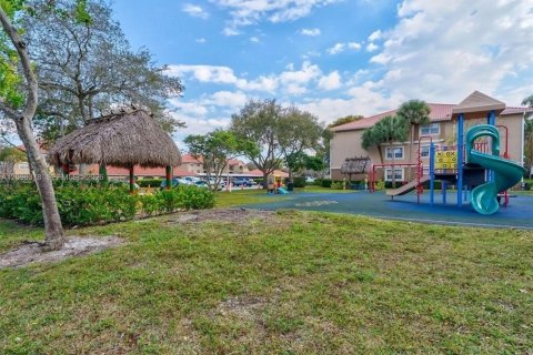 Copropriété à vendre à Pembroke Pines, Floride: 1 chambre, 64.1 m2 № 2390405 - photo 14