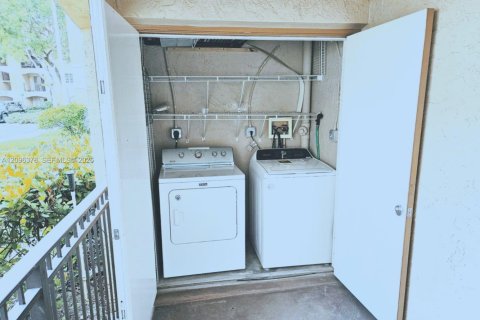 Copropriété à vendre à Pembroke Pines, Floride: 1 chambre, 64.1 m2 № 2390405 - photo 8