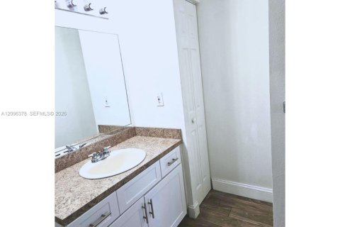 Copropriété à vendre à Pembroke Pines, Floride: 1 chambre, 64.1 m2 № 2390405 - photo 6