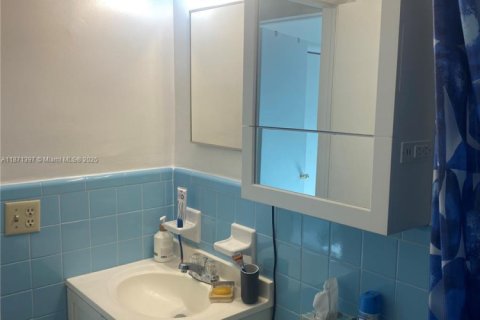 Apartment in Fort Lauderdale, Florida 1 bedroom, 1027.96 sq.m. № 1897820 - photo 10