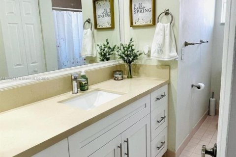 House in Pembroke Pines, Florida 3 bedrooms, 117.24 sq.m. № 1872361 - photo 24