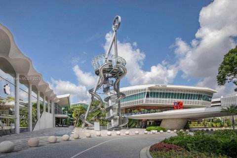 Commercial property in Hallandale Beach, Florida 152.36 sq.m. № 1945349 - photo 24