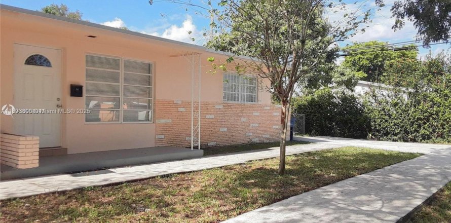 Commercial property in Hallandale Beach, Florida 152.36 sq.m. № 1945349