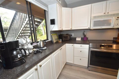 Condo in Sarasota, Florida, 2 bedrooms  № 1299709 - photo 7