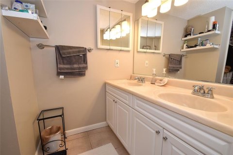 Condo in Sarasota, Florida, 2 bedrooms  № 1299709 - photo 19