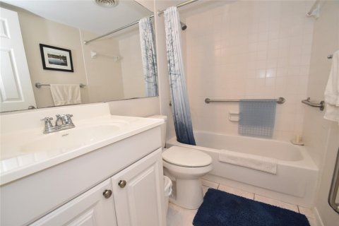Condo in Sarasota, Florida, 2 bedrooms  № 1299709 - photo 14