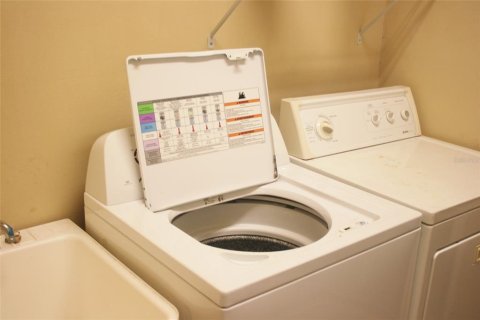 Villa ou maison à louer à Kissimmee, Floride: 4 chambres, 234.86 m2 № 1608729 - photo 20