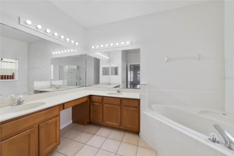 Villa ou maison à louer à Kissimmee, Floride: 4 chambres, 234.86 m2 № 1608729 - photo 9