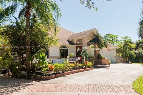 Villa ou maison à vendre à Naples, Floride: 6 chambres № 1982756 - photo 8