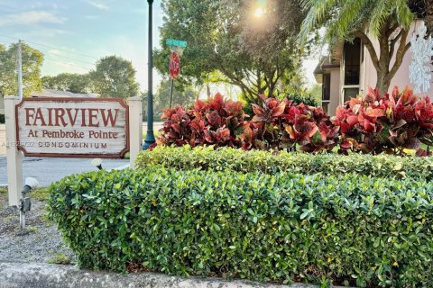 Condo in Pembroke Pines, Florida, 2 bedrooms № 1988359 - photo 5