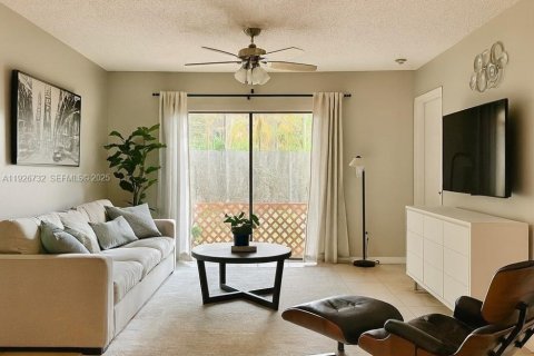 Condo in Pembroke Pines, Florida, 2 bedrooms № 1988359 - photo 7