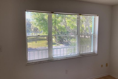 Condo in St. Lucie, Florida, 1 bedroom № 2245391 - photo 23