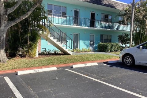 Condo in St. Lucie, Florida, 1 bedroom № 2245391 - photo 25