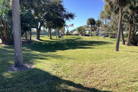Condo in St. Lucie, Florida, 1 bedroom № 2245391 - photo 27