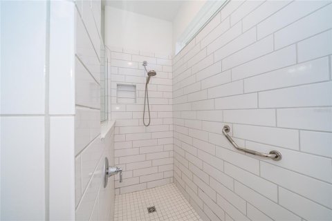 House in Land O' Lakes, Florida 2 bedrooms, 178 sq.m. № 2434492 - photo 17