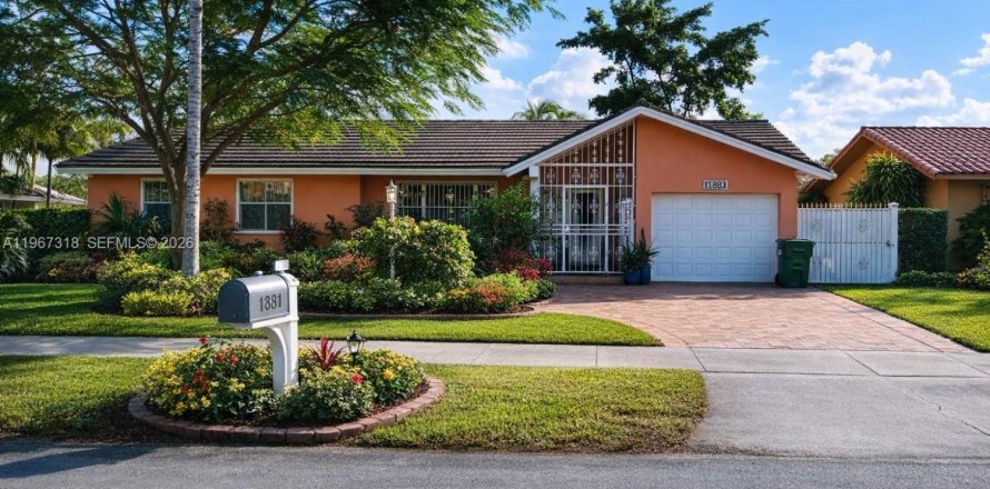 Casa en Miami, Florida 4 dormitorios, 231.23 m2 № 2040309