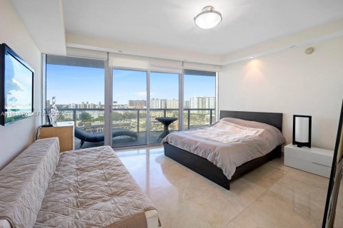 Condo in Sunny Isles Beach, Florida, 3 bedrooms  № 2043039 - photo 15
