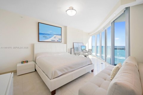 Condo in Sunny Isles Beach, Florida, 3 bedrooms  № 2043039 - photo 12