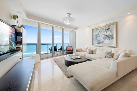 Condo in Sunny Isles Beach, Florida, 3 bedrooms  № 2043039 - photo 10