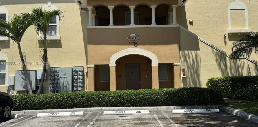 Condo à Doral, Floride, 3 chambres № 2286477