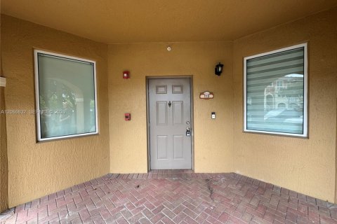 Copropriété à vendre à Doral, Floride: 3 chambres, 112.13 m2 № 2286477 - photo 3