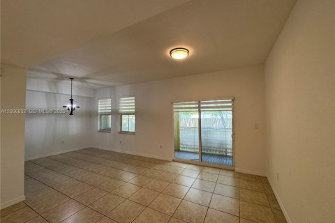 Copropriété à vendre à Doral, Floride: 3 chambres, 112.13 m2 № 2286477 - photo 5