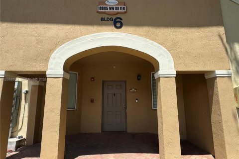 Copropriété à vendre à Doral, Floride: 3 chambres, 112.13 m2 № 2286477 - photo 2
