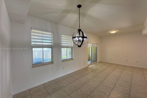 Copropriété à vendre à Doral, Floride: 3 chambres, 112.13 m2 № 2286477 - photo 10