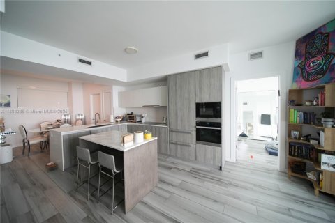 Condominio en venta en Miami, Florida, 2 dormitorios, 105.63 m2 № 1952162 - foto 17