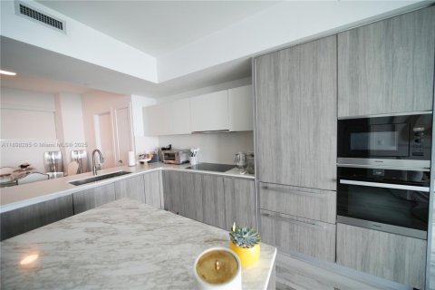 Condominio en venta en Miami, Florida, 2 dormitorios, 105.63 m2 № 1952162 - foto 23