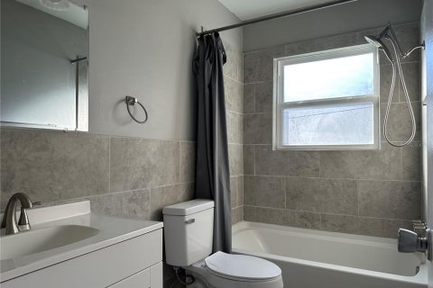 Apartamento en alquiler en Saint Petersburg, Florida, 2 dormitorios, 65.03 m2 № 1912309 - foto 2