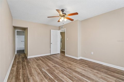 Condominio en venta en Leesburg, Florida, 2 dormitorios, 141.03 m2 № 2106541 - foto 17