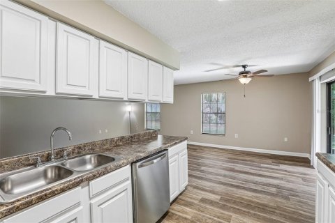 Condominio en venta en Leesburg, Florida, 2 dormitorios, 141.03 m2 № 2106541 - foto 4