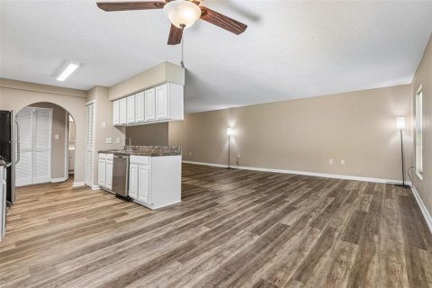 Condominio en venta en Leesburg, Florida, 2 dormitorios, 141.03 m2 № 2106541 - foto 7